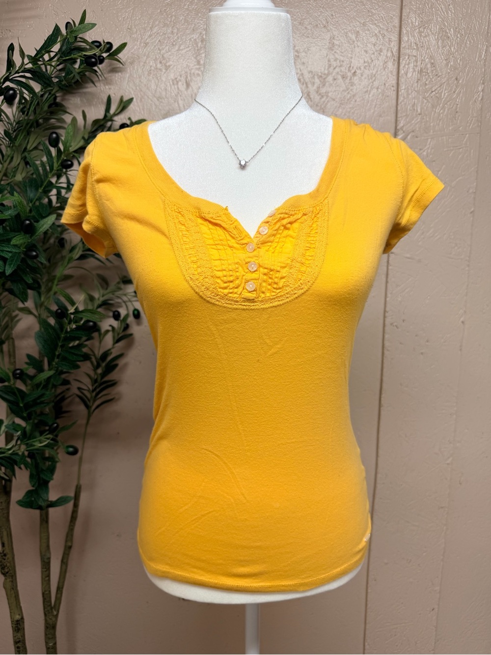 Aeropostale Yellow Scoop Neck Short Sleeve Top with Lace Trim